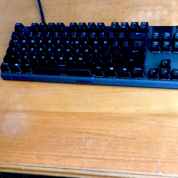 Selling apex pro tkl